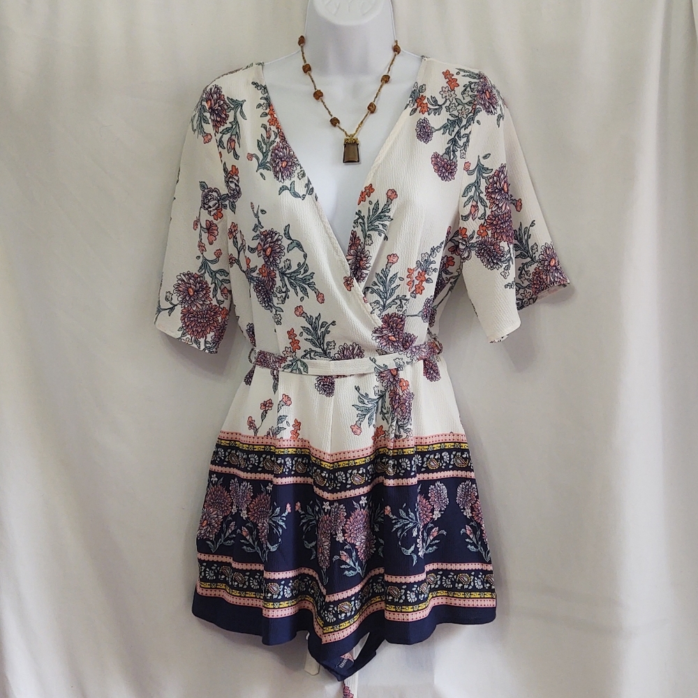 Trixxi Romper, M. Reduced.  No Lower.  Beautiful Summer Romper, like New.